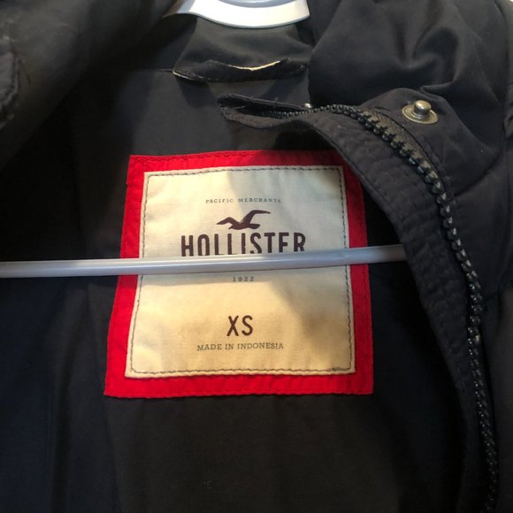 Hollister Puffer Jacket - Picture 2 of 2